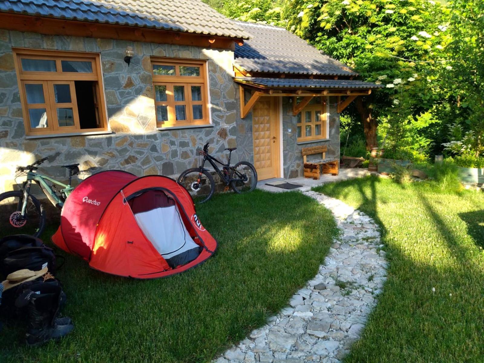 Bujtina Peshtan Guesthouse&Camping 테펠레너 외부 사진