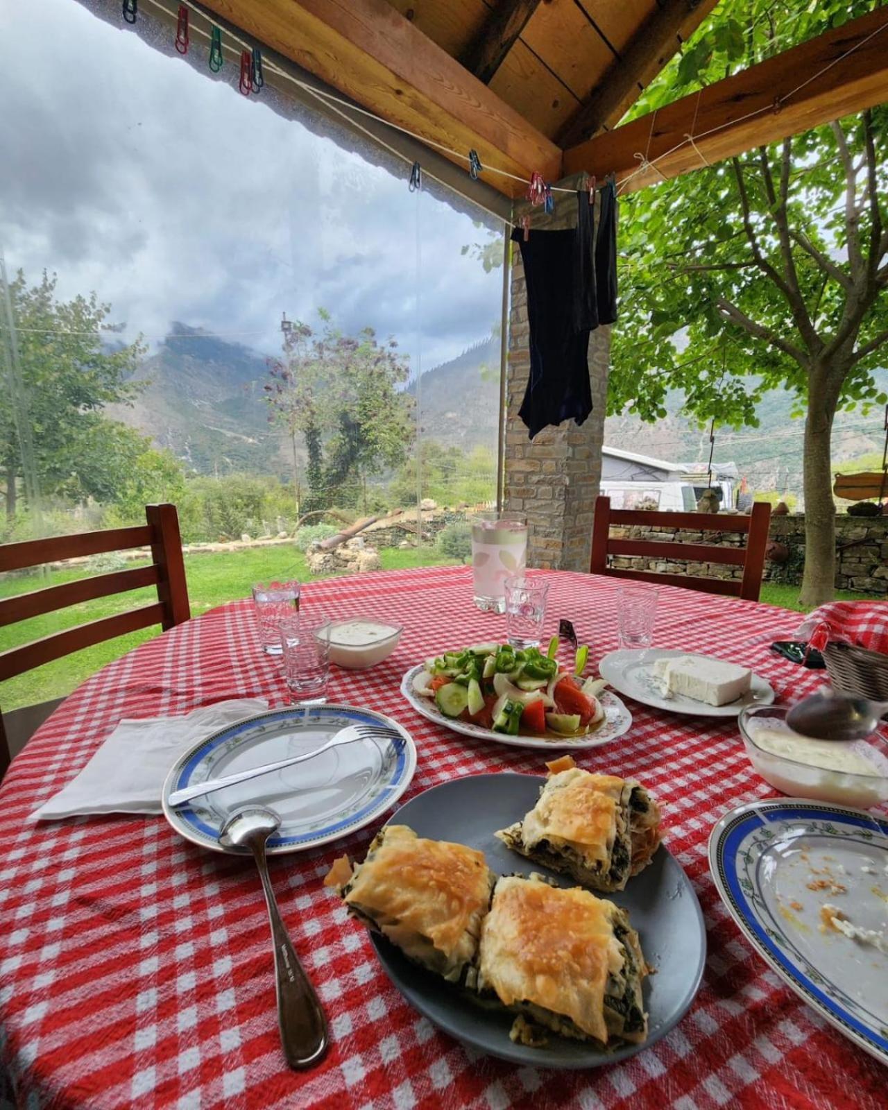 Bujtina Peshtan Guesthouse&Camping 테펠레너 외부 사진